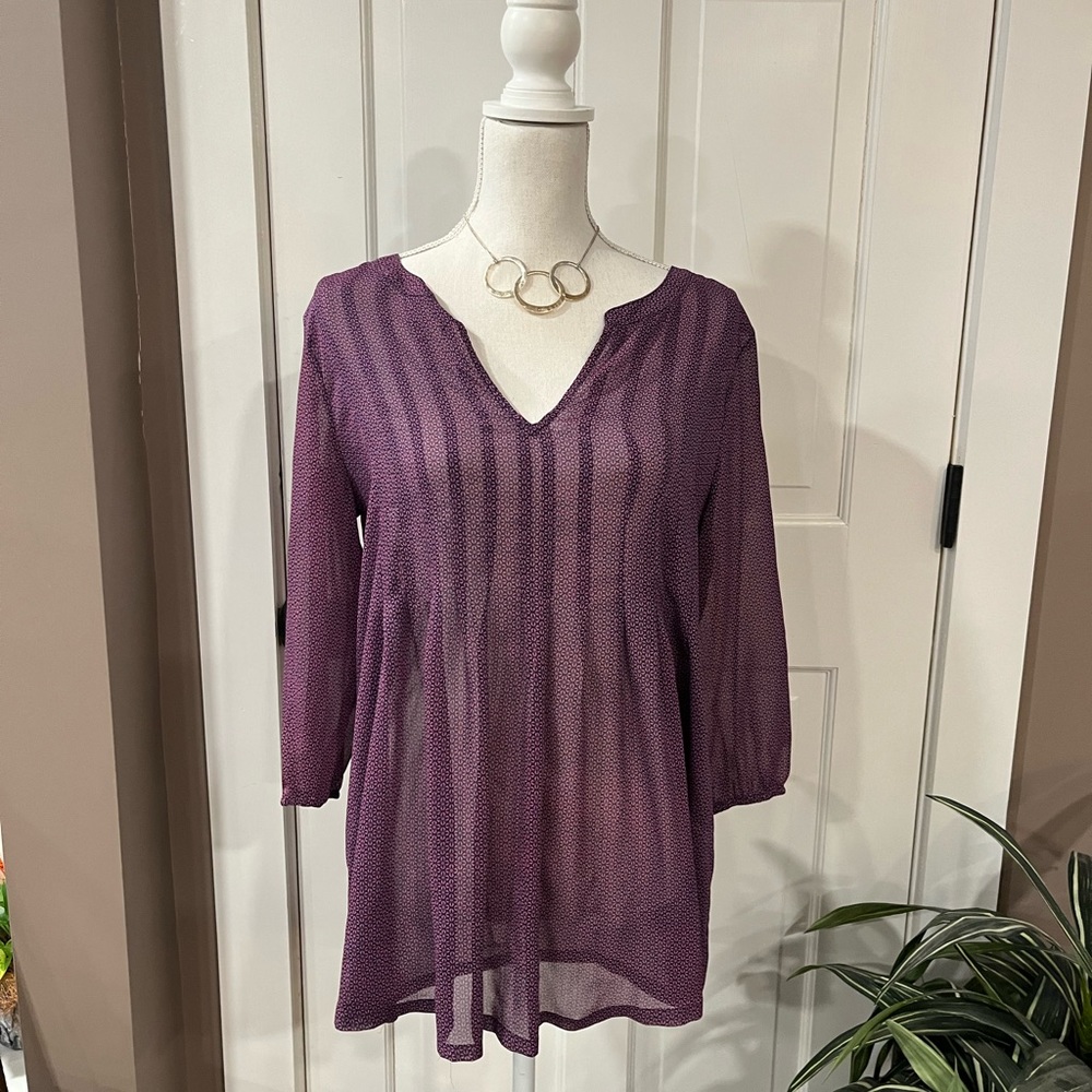 Vintage Anne Taylor blouse. Worn as maternity shirt. This is 14 years old, EUC